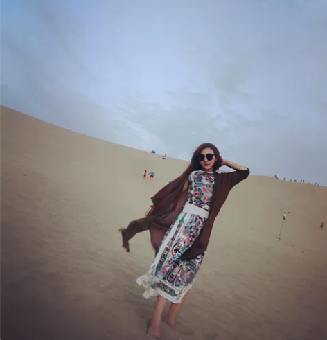 民族风裙子女 这个衣服是分开的，上半身不带...