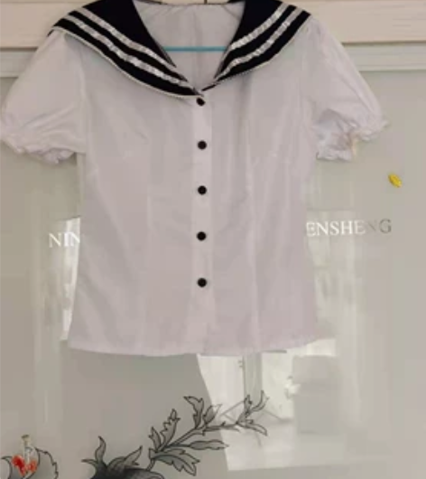水手服和Lolita结合服装 小了穿不下了...