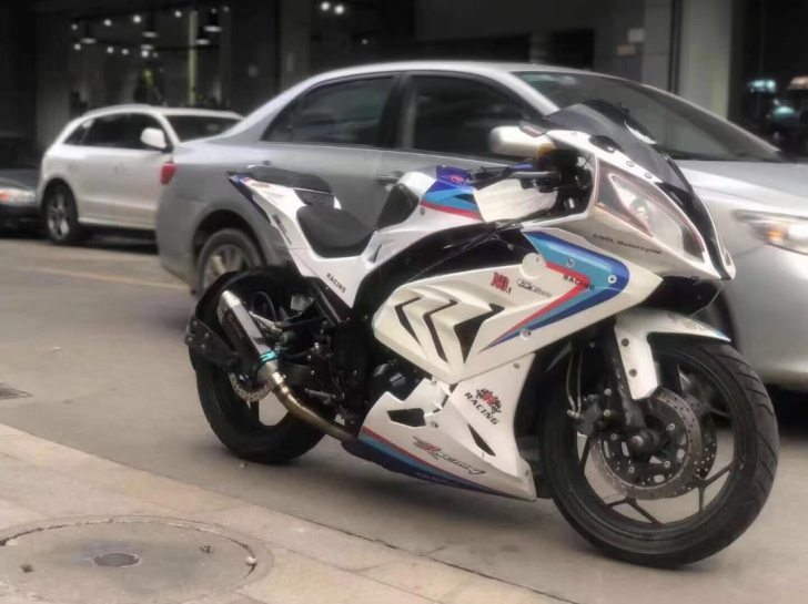 到货宝雕国四电喷450cc 手续齐全 今天...