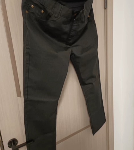 休闲裤，全新黑色。腰围2尺9寸97厘米，裤...