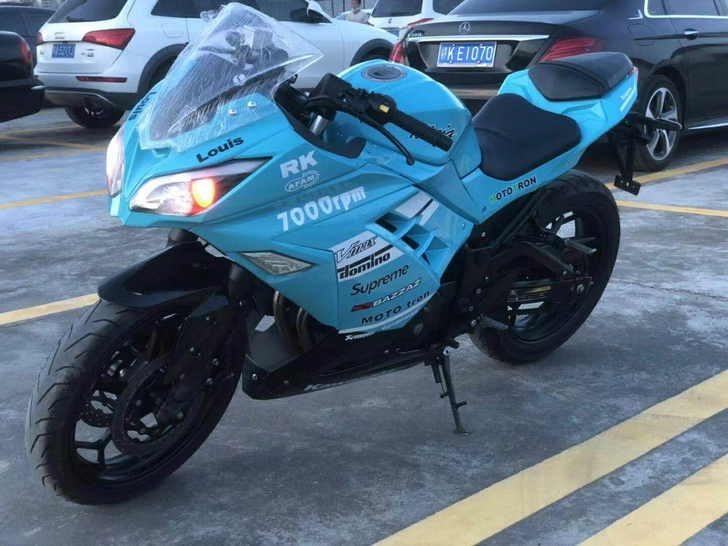 急出一台高配小忍者，双缸300CC，天使蓝...