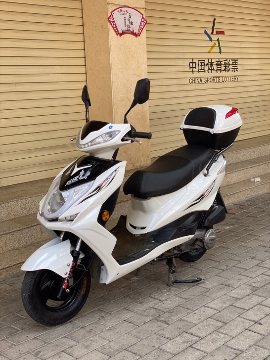 二手车2020年购买巡鹰125cc踏板摩托...