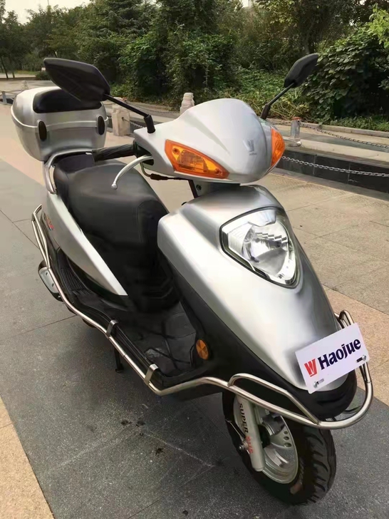 二手摩托车踏板车豪爵宇钻125cc，箱镜齐...