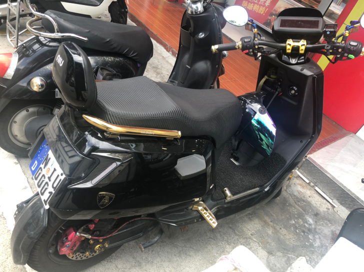 发票合格证 都有 双电带240 外观车  ...