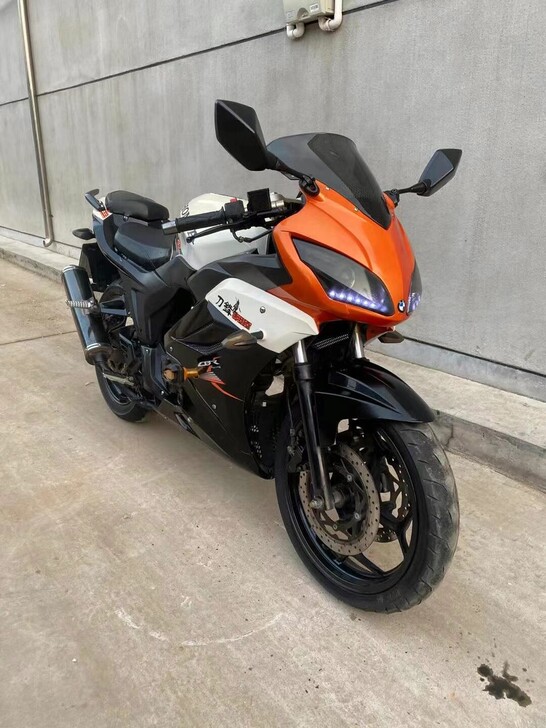 新到精品金刚忍者-R1S款大跑车，手续齐全...