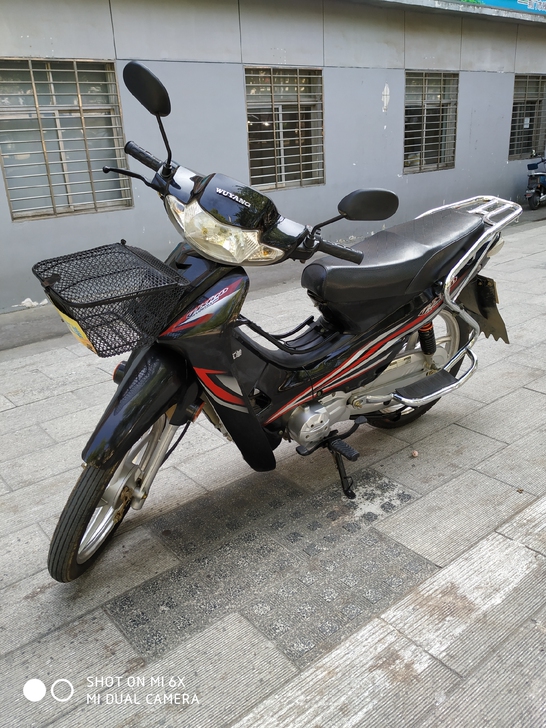 五羊摩托车，九成新，车况好，能正常使用，款...