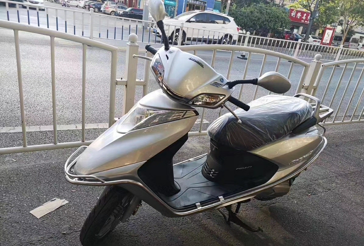 国四五羊本田六代电喷睿御110cc 高配智...