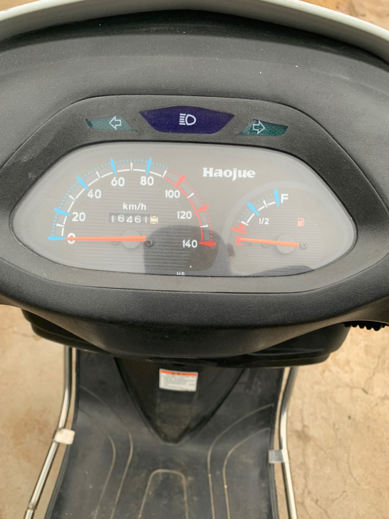 出豪爵悦星踏板摩托车，18年上牌，手续齐全...