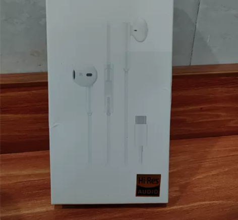 全新荣耀type-c耳机 感兴趣的话点“我...