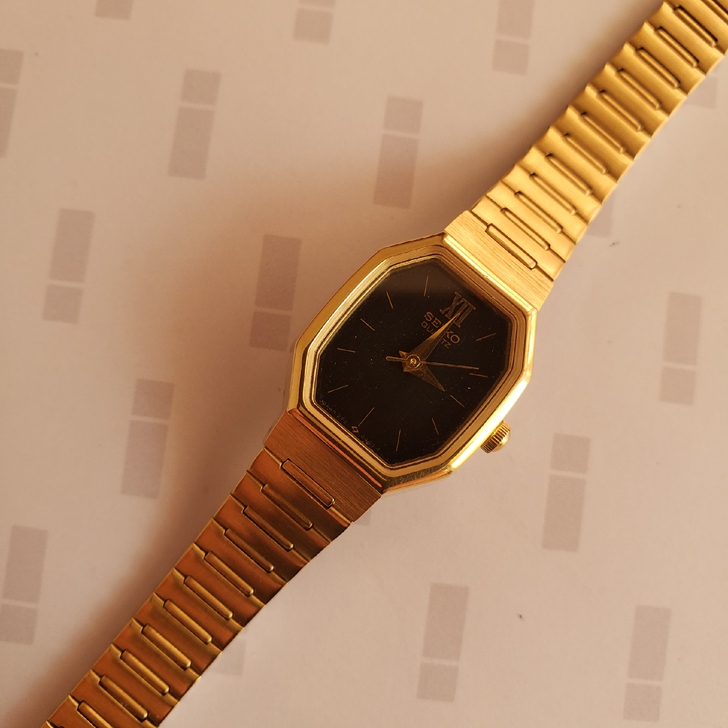 精工seⅰko美女小金表石英表