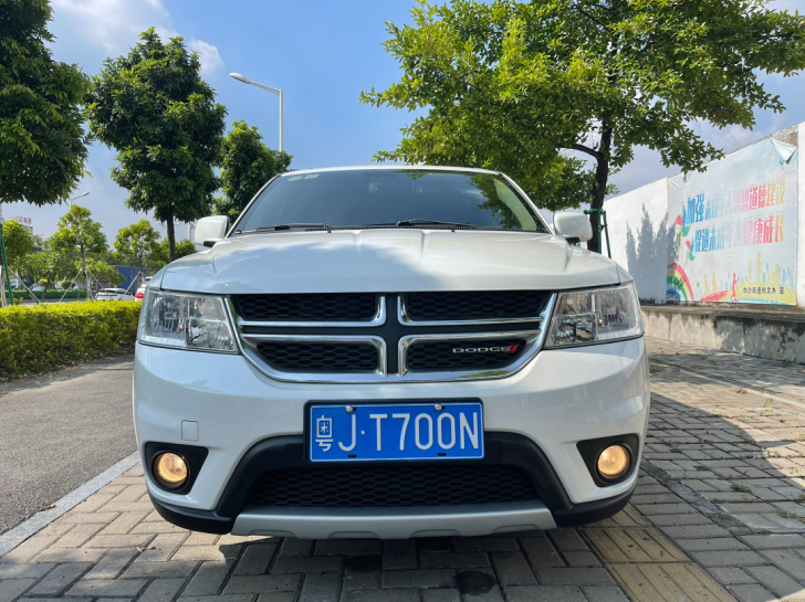 准17年2.4L道奇酷威两驱尊尚版，新车指...