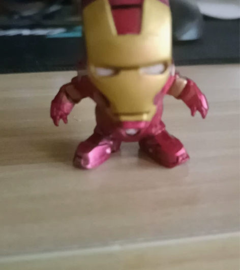 钢铁侠q板手办漫威。影城买的，没包装盒 感...