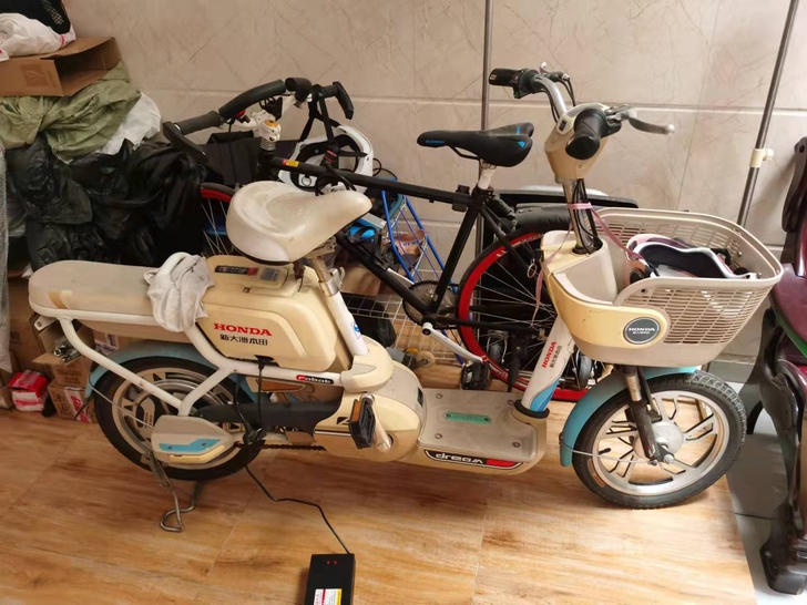 新大洲本田，电动车。合格证，都在。不用上牌...