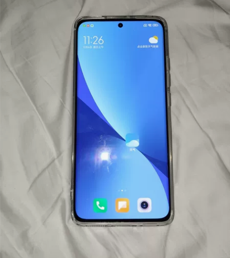 小米12 8+256规格，骁龙8处理器，2...