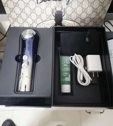 老公送的高端美容仪，买回来一直没有时间用一...