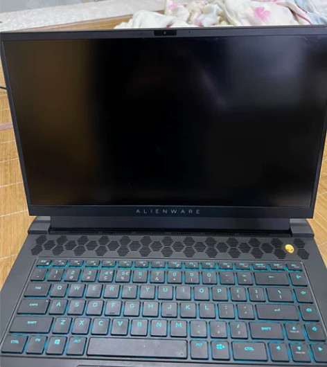 出外星人Alienware m15 R6笔...