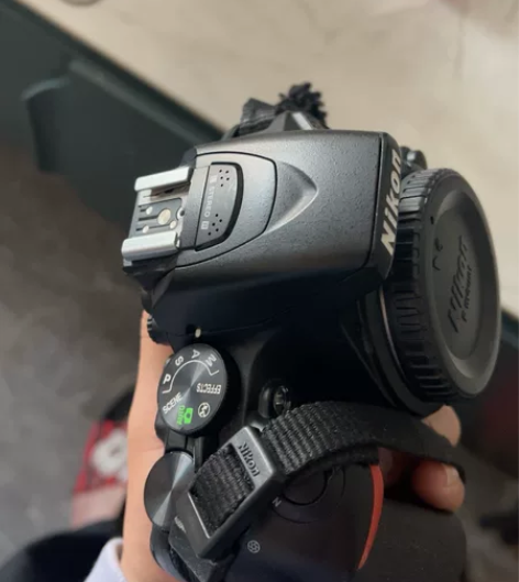 尼康d5600自用21年7月买的机身有点小...