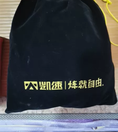 凯速拉力器。练力量很好的，网上买的，一直没...