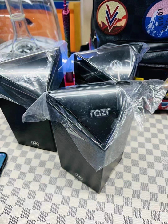 摩托罗拉金色 原封 可遇不可求 全新机器 ...