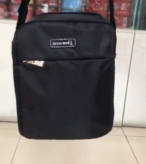 全新包邮单肩包男包女包休闲男士单肩斜挎包小...