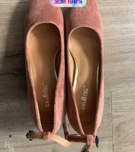 粗跟单鞋38码全新 感兴趣的话点“我想要”...