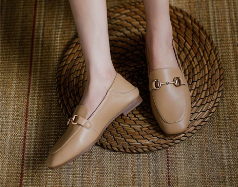 卡帝乐鳄鱼豆豆鞋女方跟平头2022新款春秋...