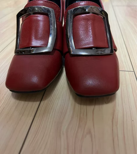 高跟单鞋，34码，穿过两回，跟高6公分，角...