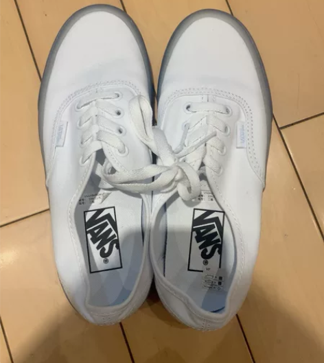 Vans全新无盒37码一双 感兴趣的话点“...