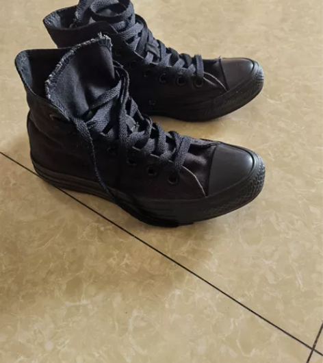 匡威女 36.5 码 经典纯黑色 九新 ...
