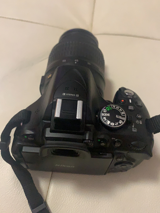 尼康D5200带镜头，带两块电池原价350...