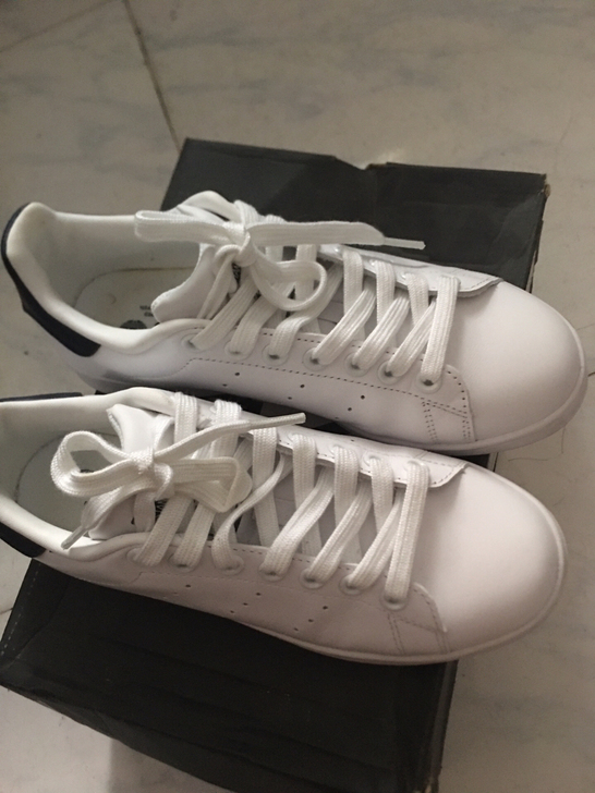 全新正品阿迪达斯运动鞋