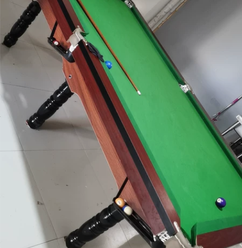 台球桌买来不到一个月，因空间原因转让。台面...