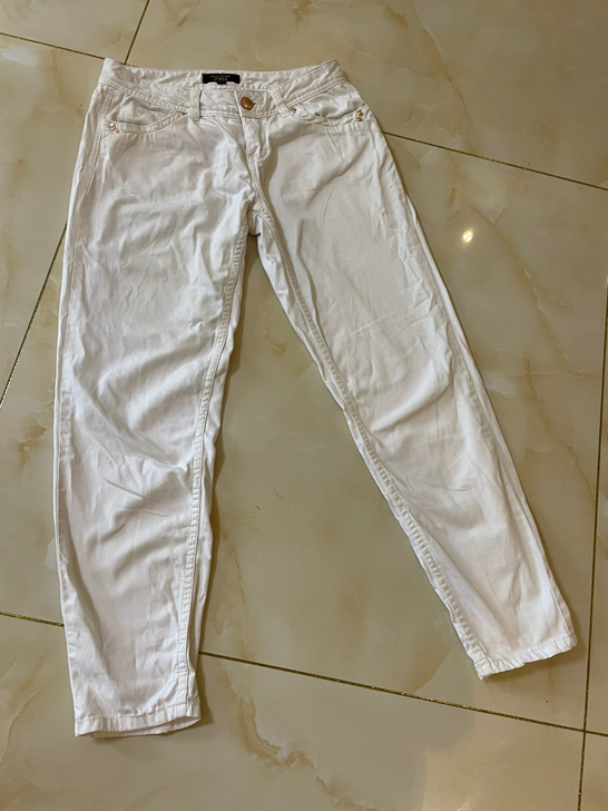 品牌：Veromoda，小白裤。165码。...