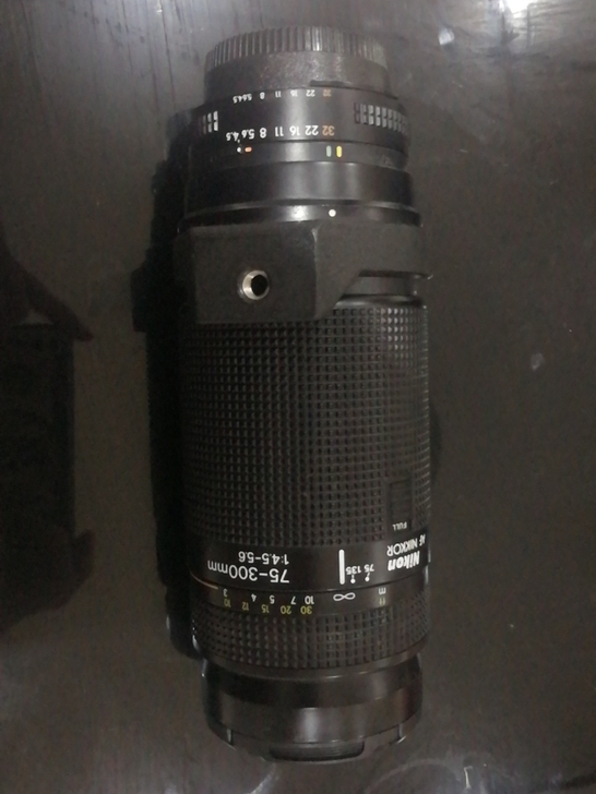尼康 75-300 4.5-5.6 自动镜...