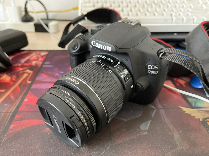 佳能1200d 带镜头 充电器 相机包 买...