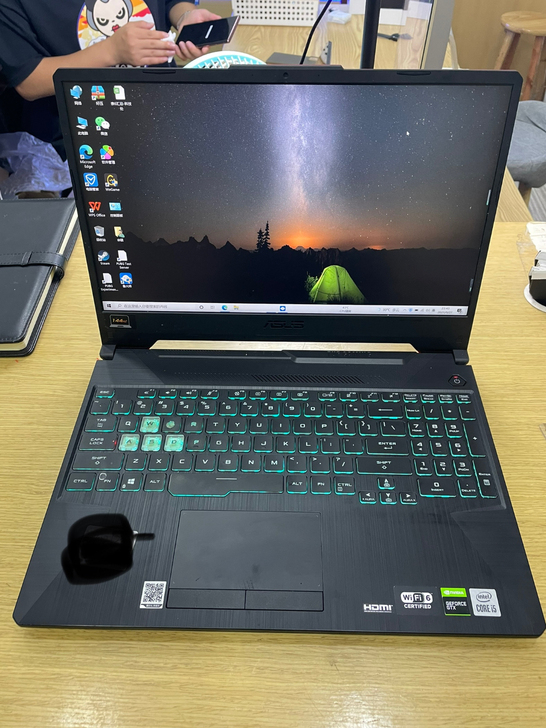 华硕笔记本飞行堡垒FX506L  外观正常...