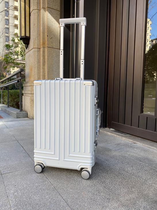 梦旅者铝框箱行李箱登机箱 工厂出货多出来的...