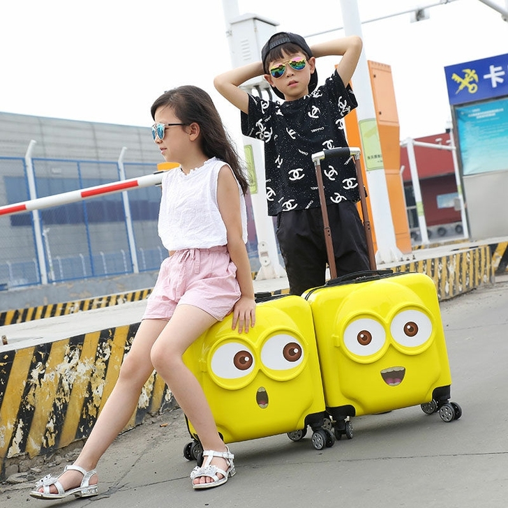 全新未拆封 18寸小黄人拉杆箱