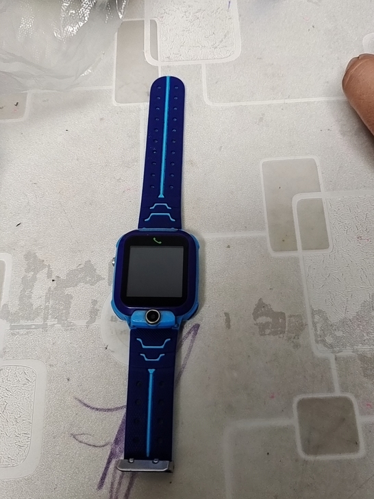 整套出，屏幕失控，需要表带和外壳的来