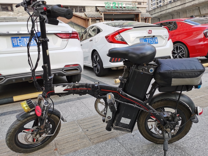 本人出售一台折叠电动车，大牌德国正步48v...