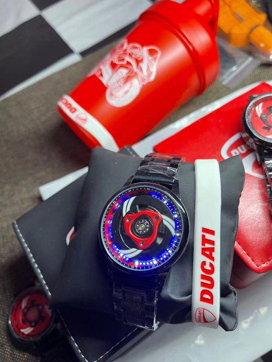 vip杜卡迪7代v4旋转手表