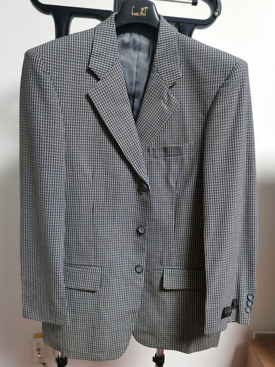 鄂尔多斯产纯羊毛西服，羊毛含量100%，全...