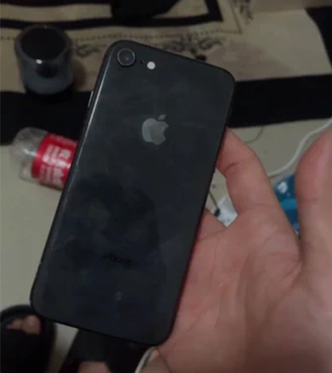 苹果8 原装无拆无修 64G 自用备用机 ...