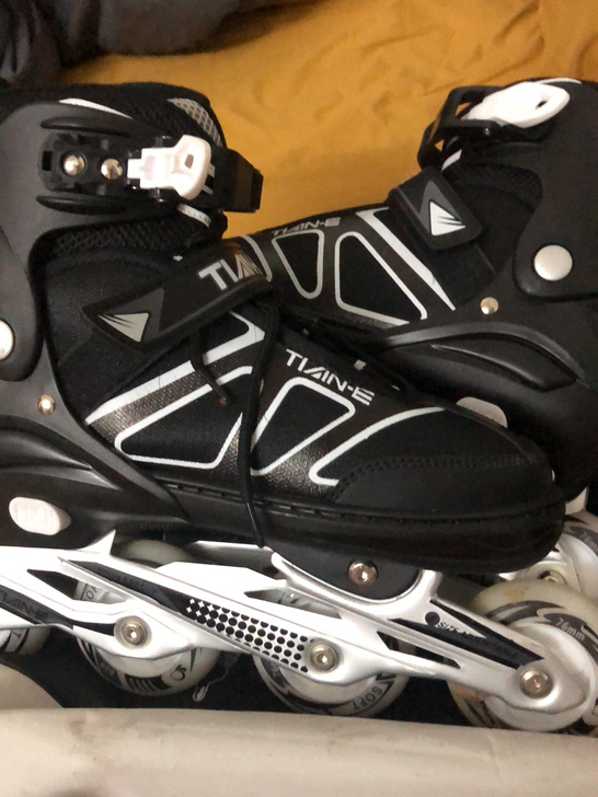 因当时好奇，买来不会玩，一直摆放都落灰了，...