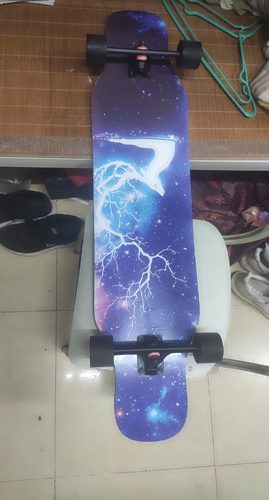 新手滑板，买来玩过只一次，配袋子和工具包，...