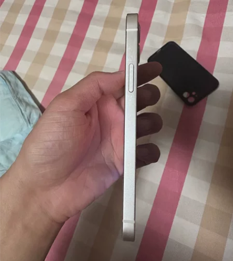 自用的苹果12手机128g正品国行,全机无...