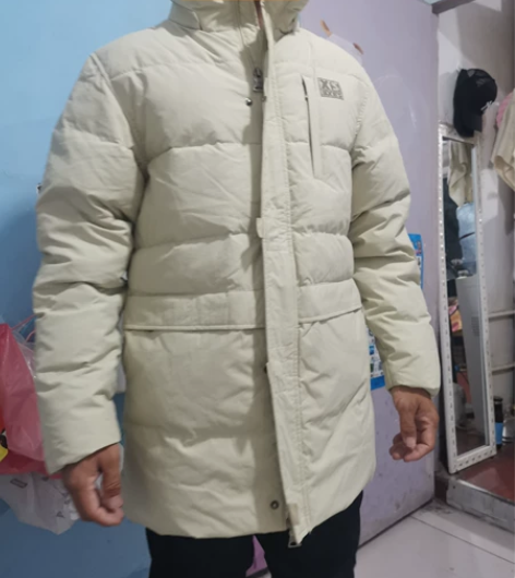 一件羽绒服，男士，很好看，穿过一次，干洗过...