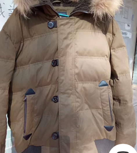 男短款羽绒服，45出 感兴趣的话点“我想要...