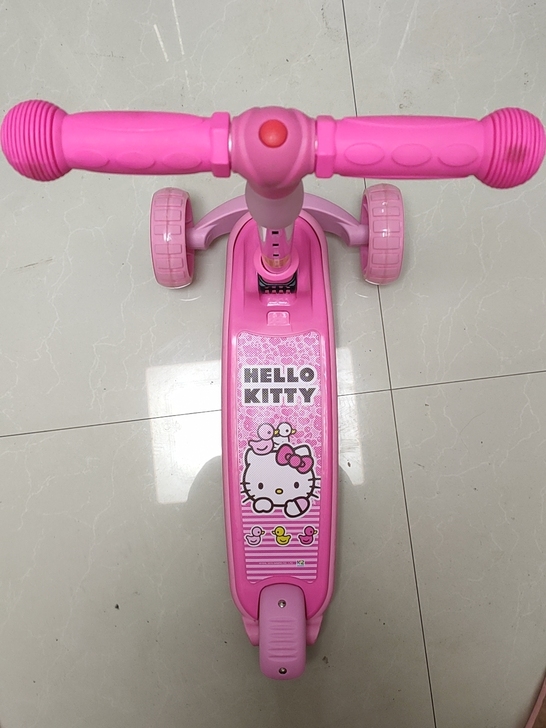 凯蒂猫滑板车，适合3-10岁宝宝，这款是灵...