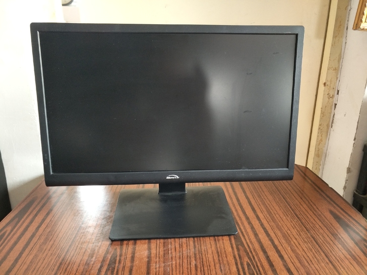 14台20寸显示器，实物拍图。接口VGA口...